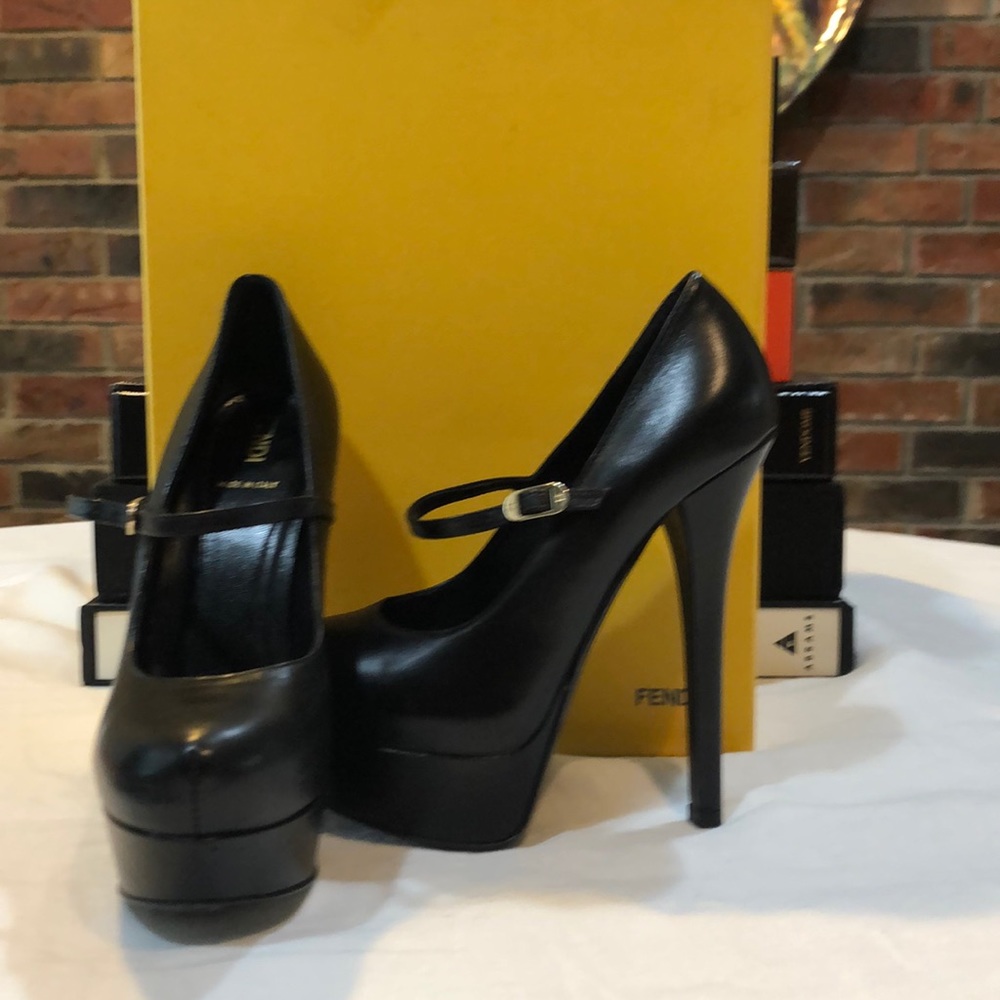 Fendi Black Leather Stilettos Size 36